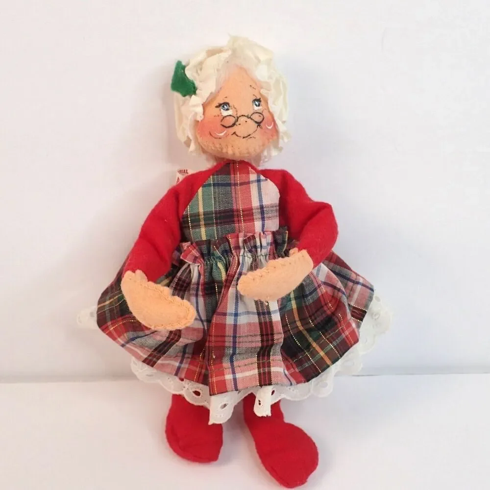 Annalee Mrs. Santa Claus Doll Holly Ivy Skirt Hand Painted Face 8